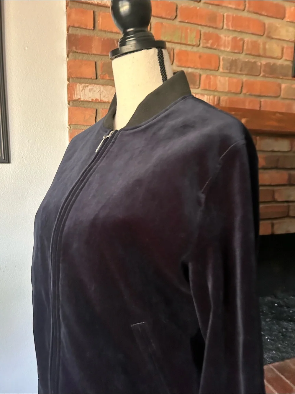 J. Crew Men’s Ludlow Velvet Bomber Jacket in Navy Blue Sz S